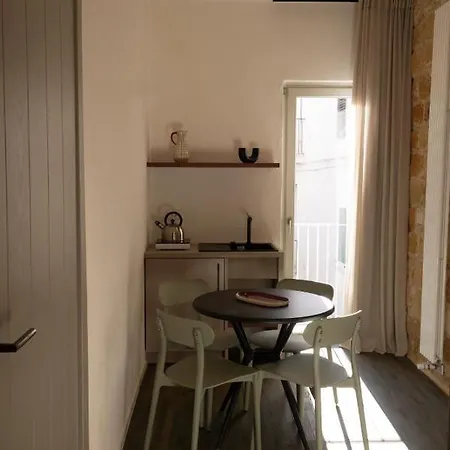 Monachile בית הארחה 3*